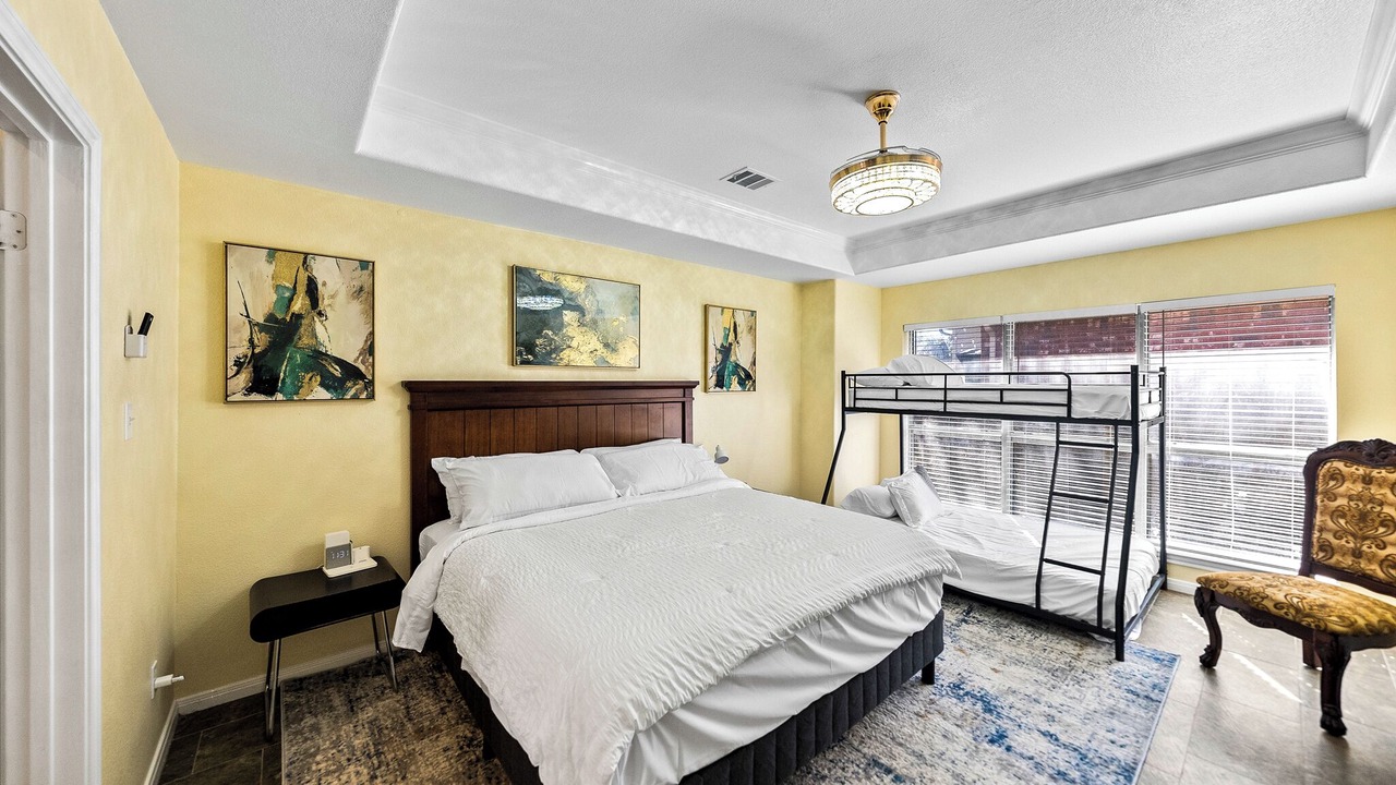 Photo of Bedroom in Manor