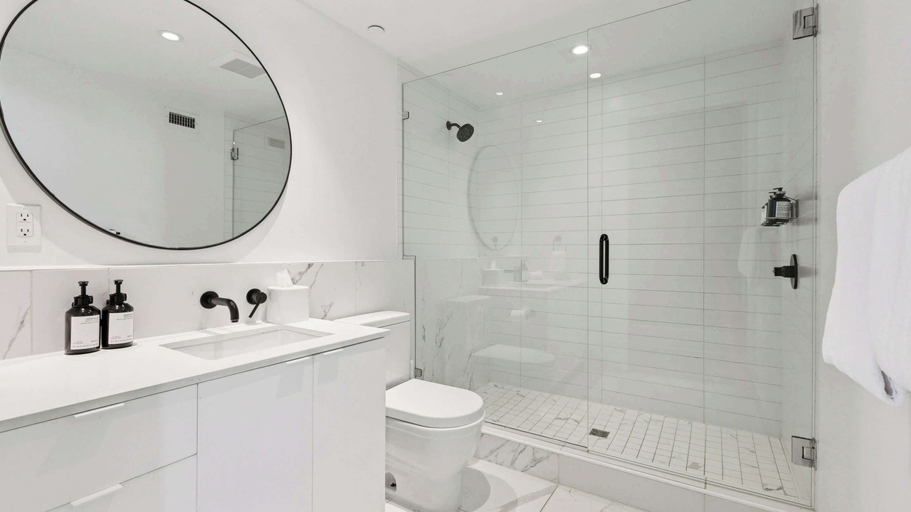 Photo of Bathroom in Tulane - Gravier