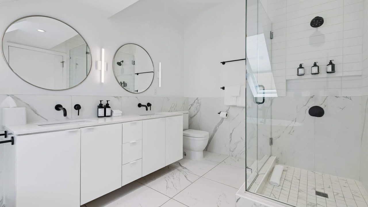 Photo of Bathroom in Tulane - Gravier