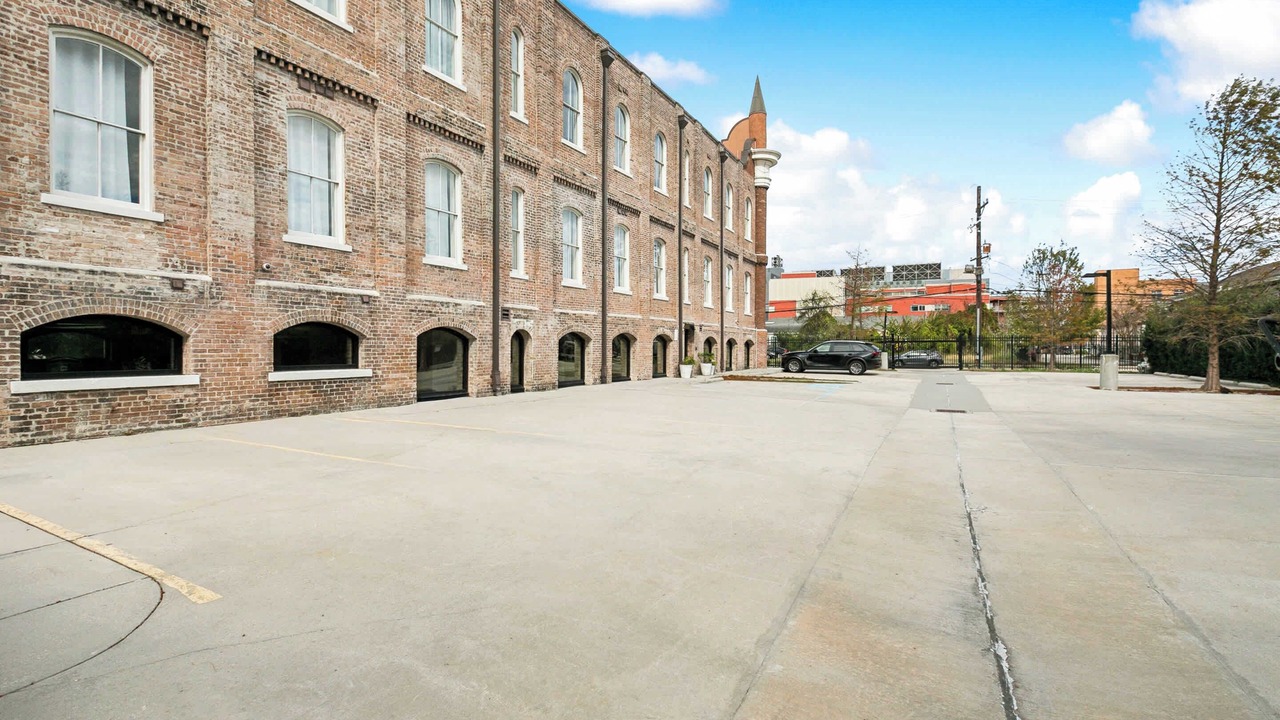 Photo of Others in Tulane - Gravier