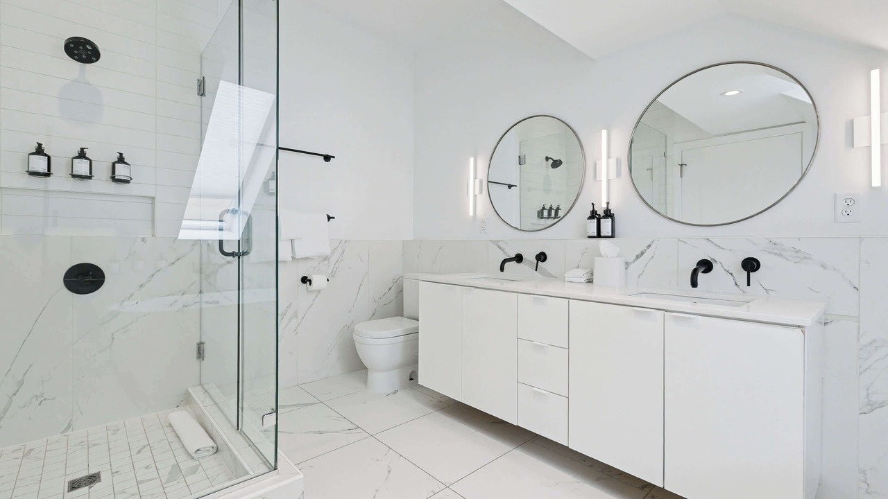 Photo of Bathroom in Tulane - Gravier