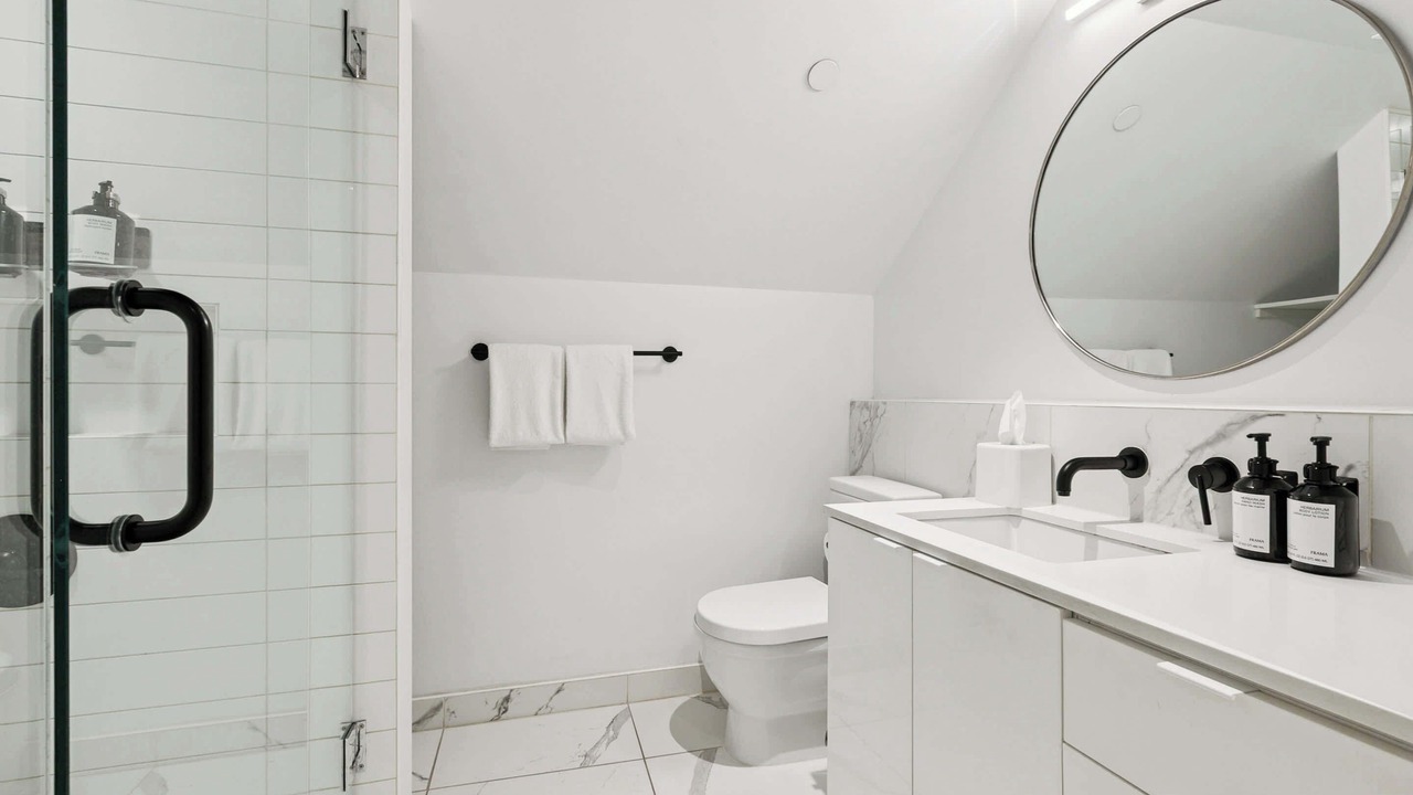 Photo of Bathroom in Tulane - Gravier