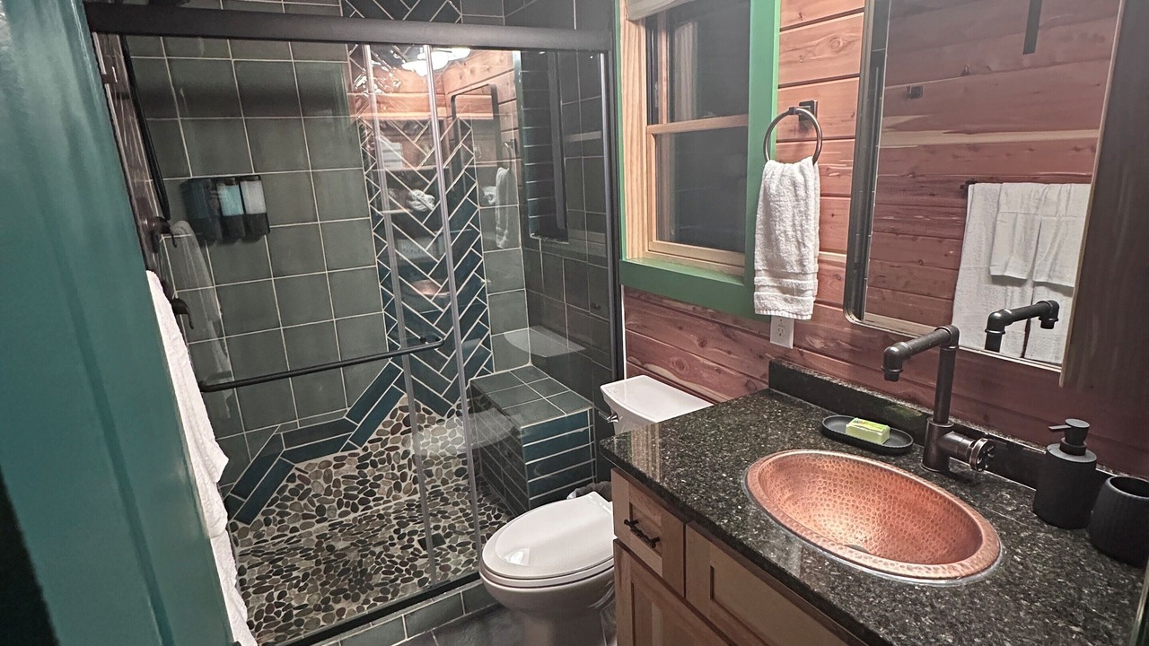 Photo of Bathroom in Hendersonville