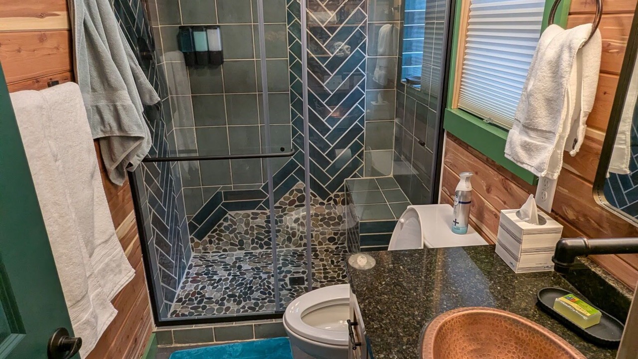 Photo of Bathroom in Hendersonville