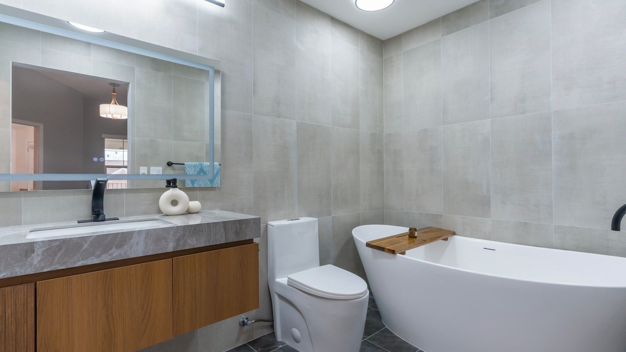 Photo of Bathroom in Daybreak