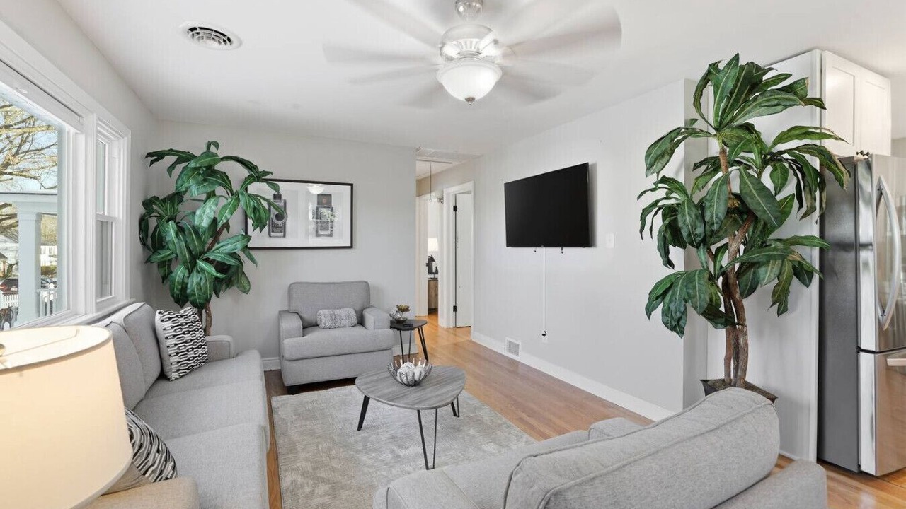 Photo of Bedroom in Willow Lawn