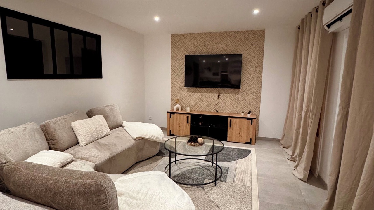Photo of Livingroom in Saint-Epain