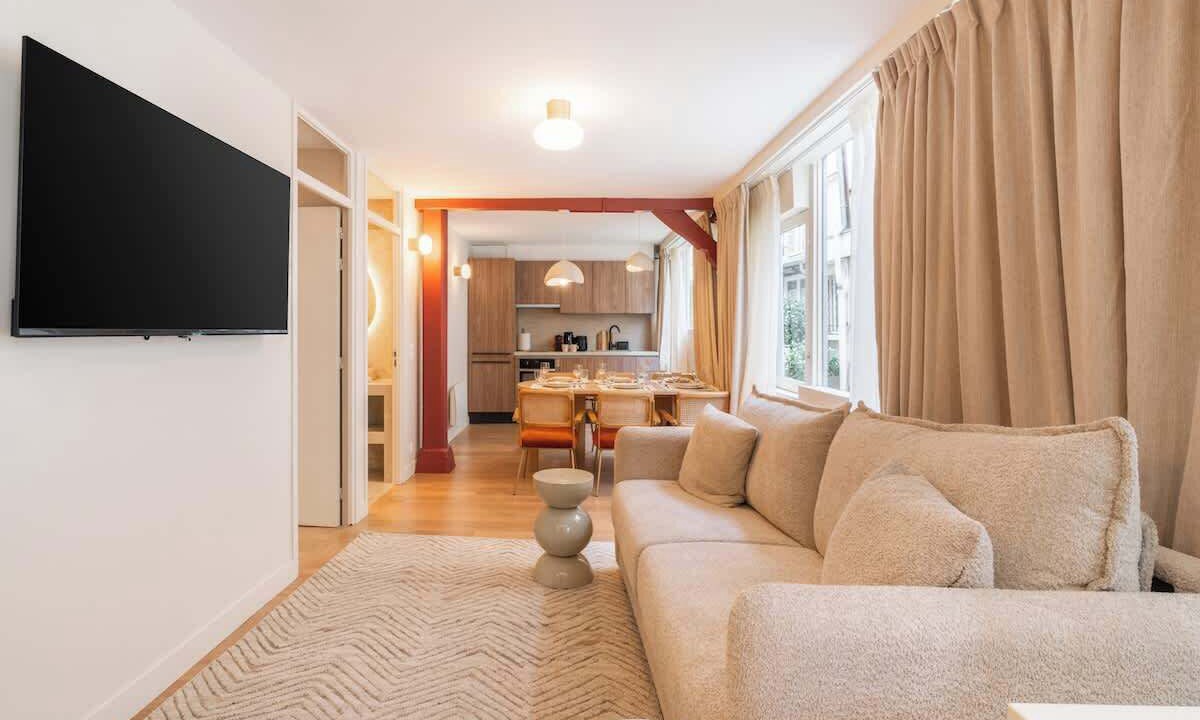 Photo of Livingroom in Quartier de l'Ecole-Militaire