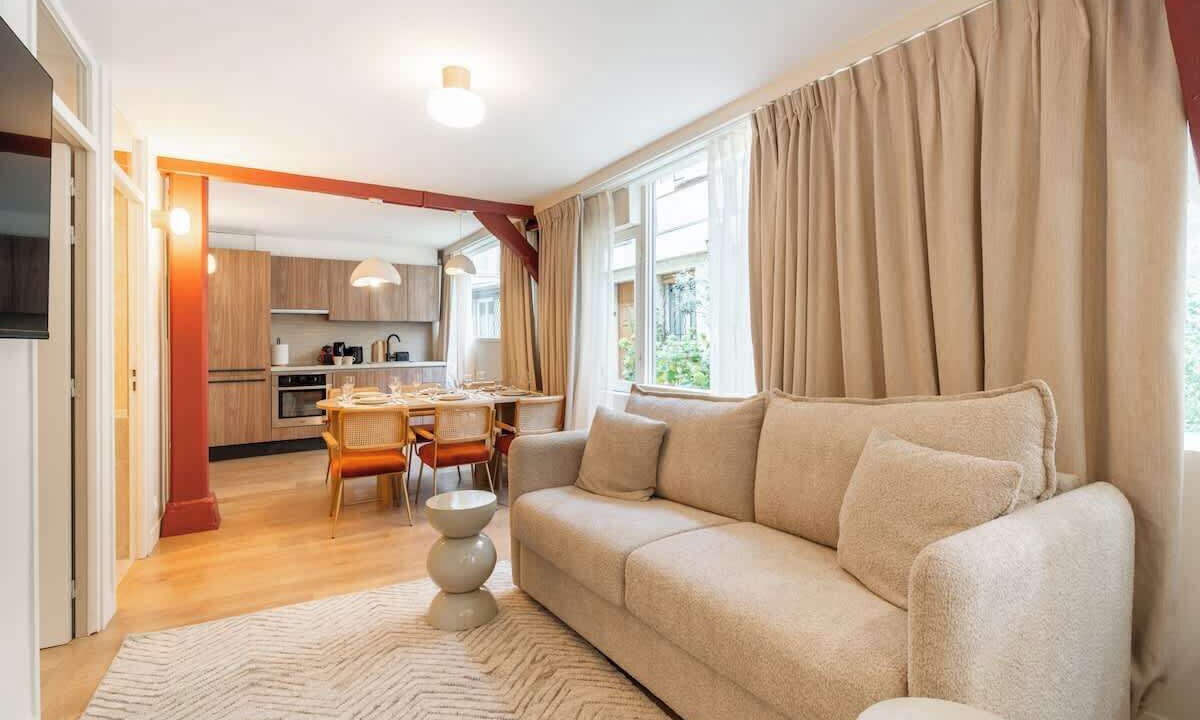Photo of Livingroom in Quartier de l'Ecole-Militaire