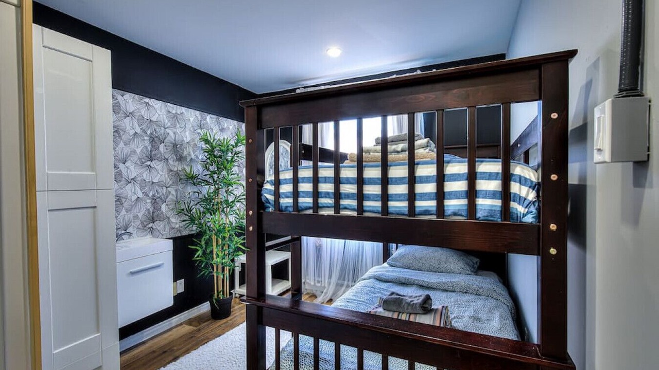 Photo of Bedroom in Cote-Des-Neiges—Notre-Dame-De-Grace