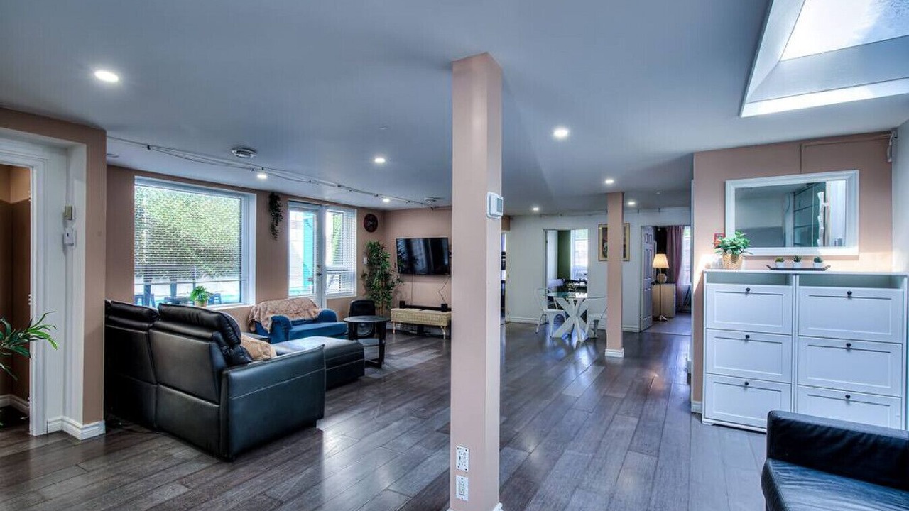 Photo of Livingroom in Cote-Des-Neiges—Notre-Dame-De-Grace