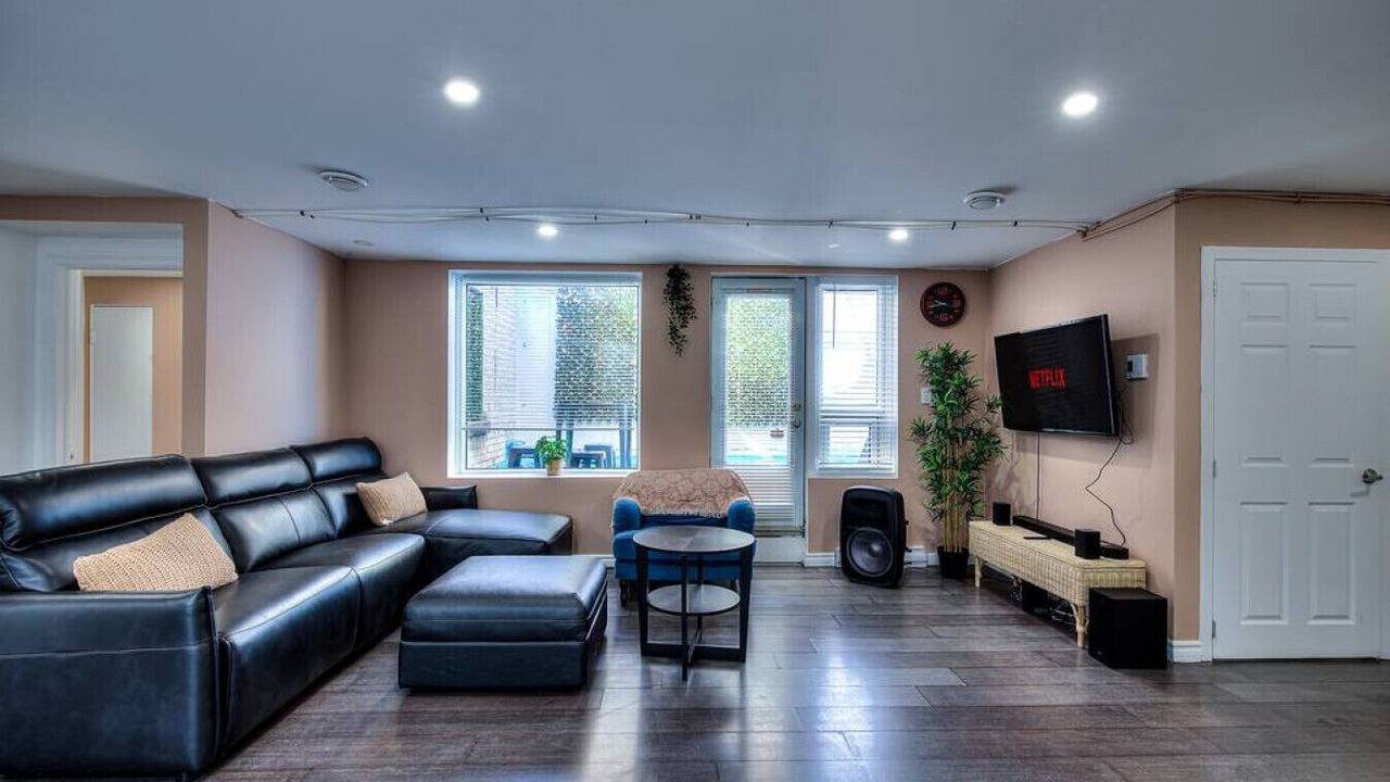 Photo of Livingroom in Cote-Des-Neiges—Notre-Dame-De-Grace