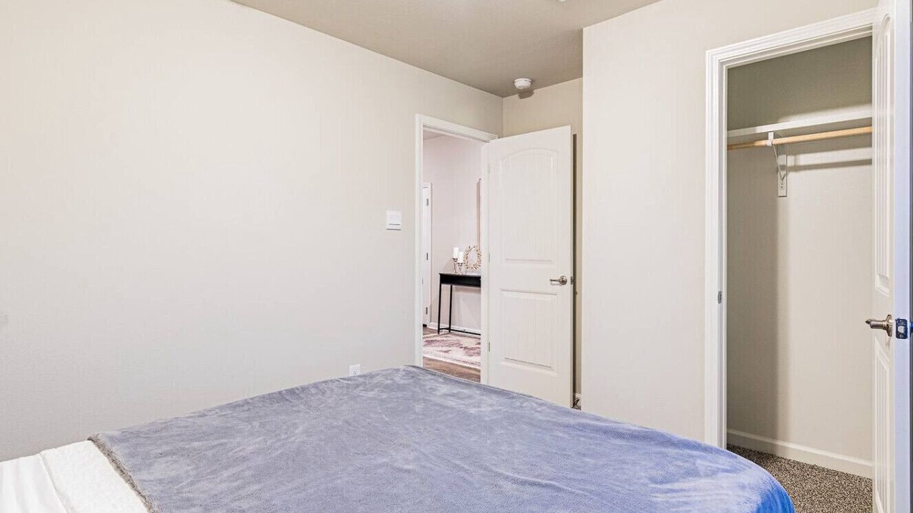 Photo of Bedroom in Broussard