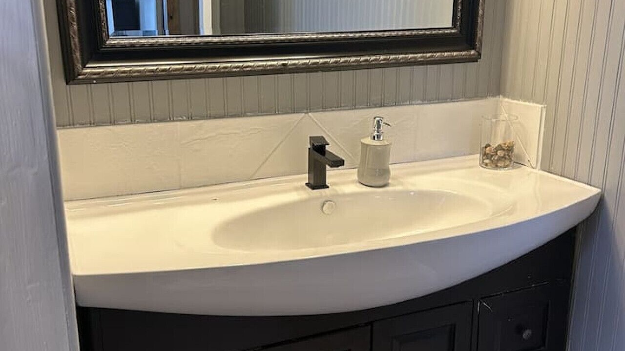 Photo of Bathroom in Grenville-sur-la-Rouge