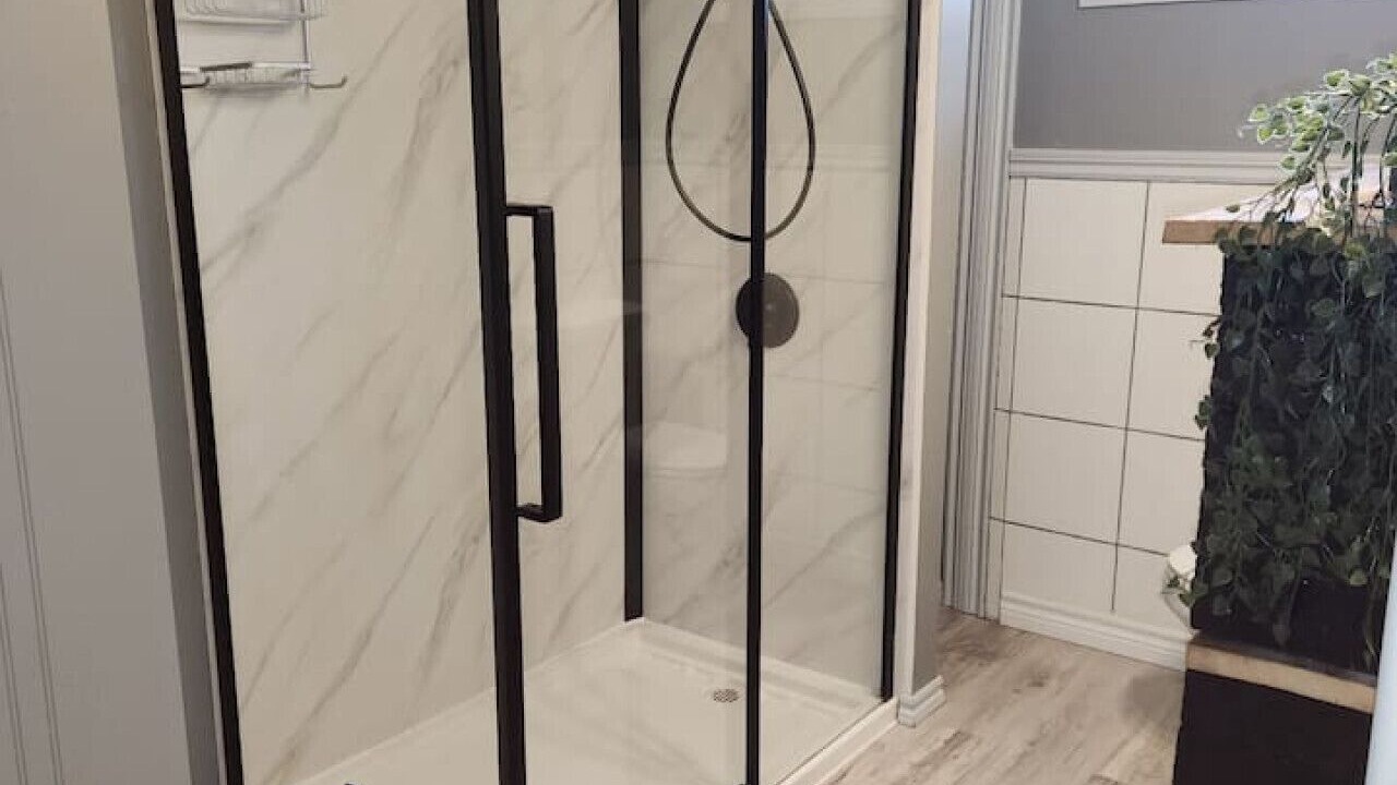 Photo of Bathroom in Grenville-sur-la-Rouge