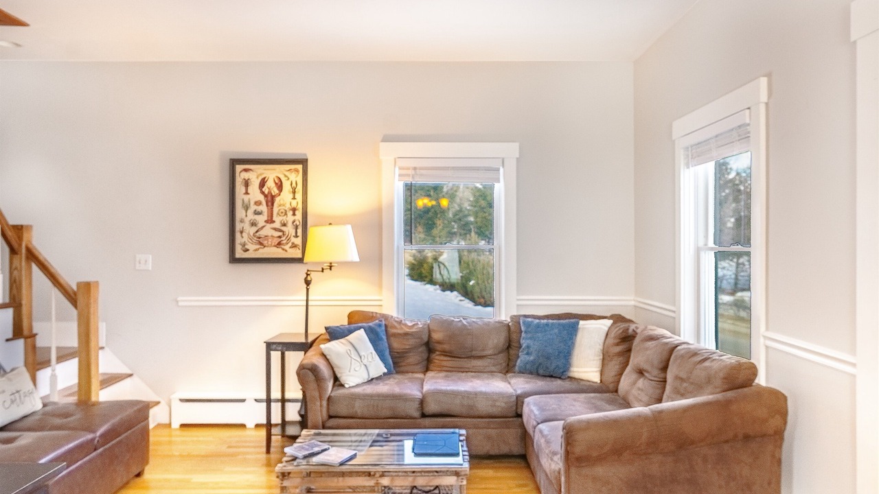 Photo of Livingroom in Hall Quarry