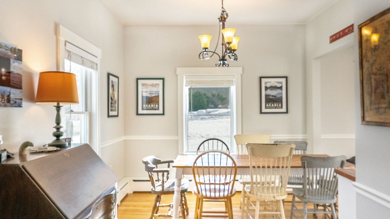 Photo of Livingroom in Hall Quarry