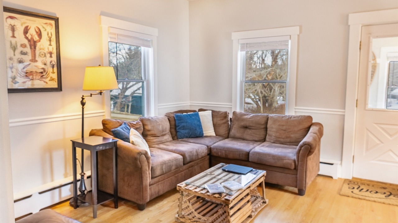 Photo of Livingroom in Hall Quarry