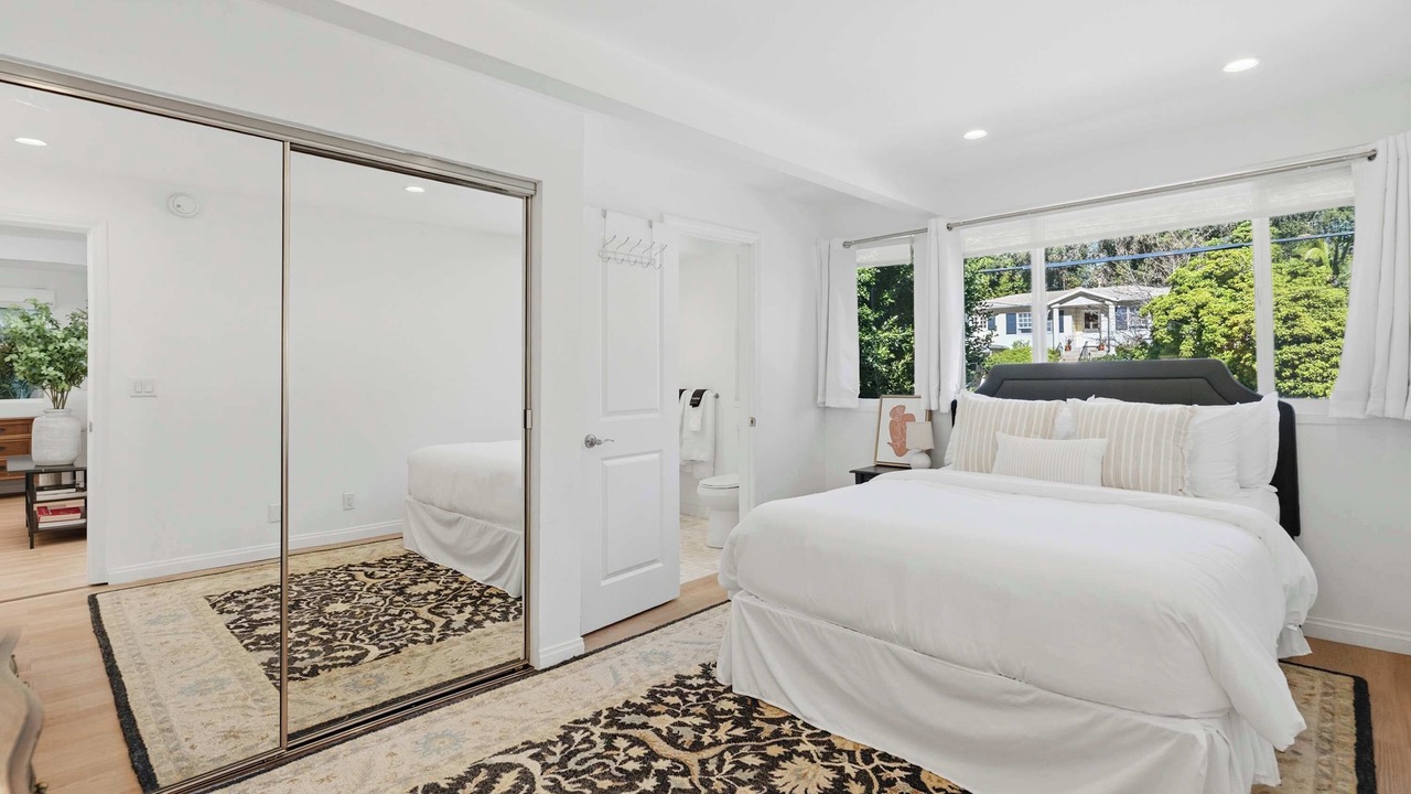 Photo of Bedroom in Beverly Glen