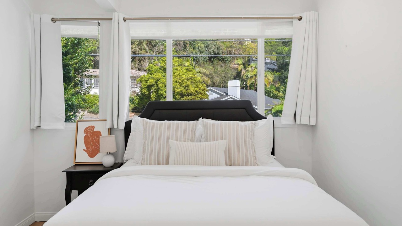 Photo of Bedroom in Beverly Glen