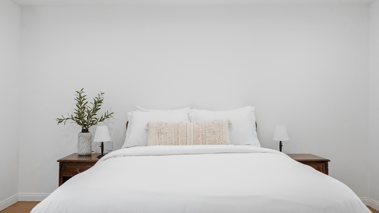 Photo of Bedroom in Beverly Glen