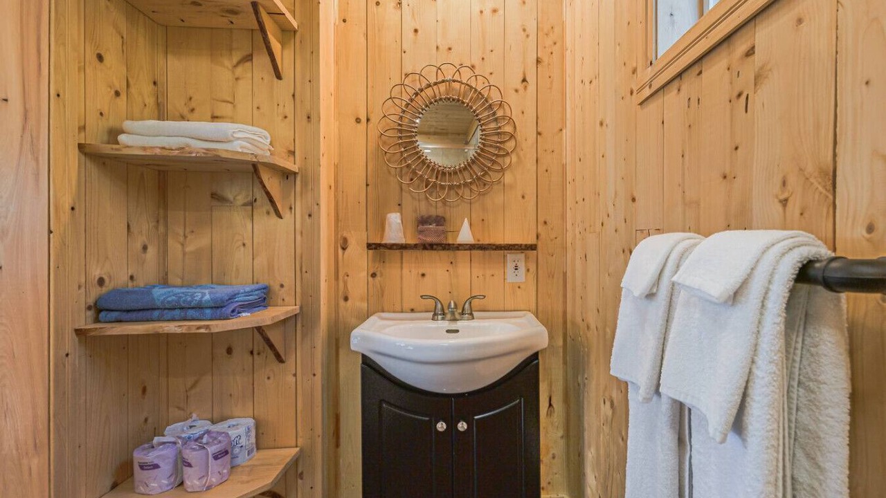 Photo of Bathroom in Pohenegamook