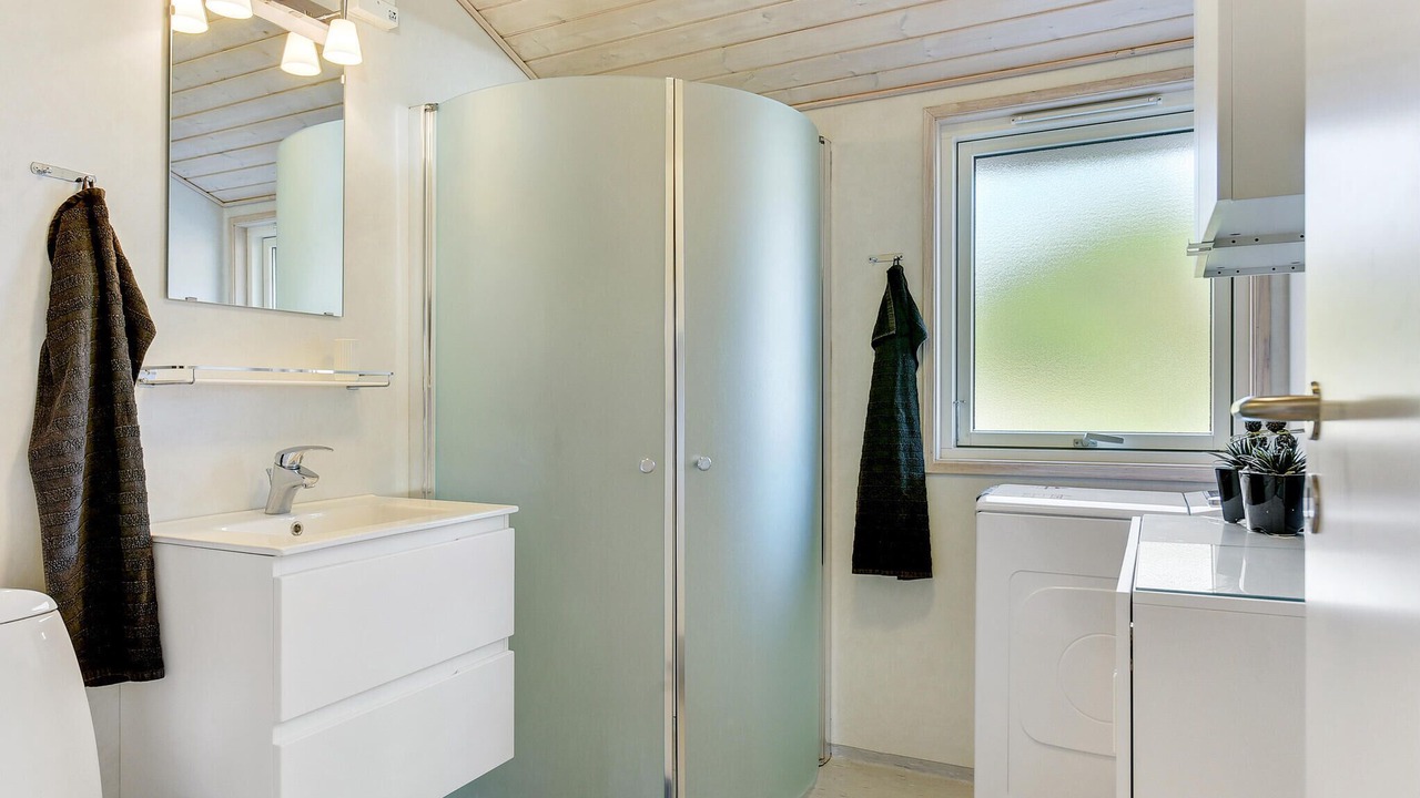 Photo of Bathroom in Mommark Strand