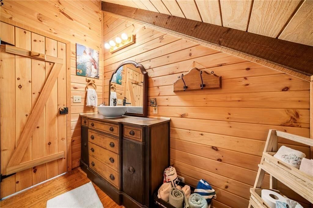 Photo of Bathroom in Dial