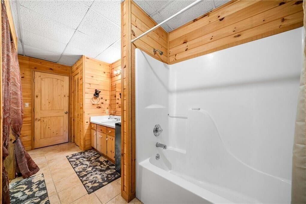 Photo of Bathroom in Dial