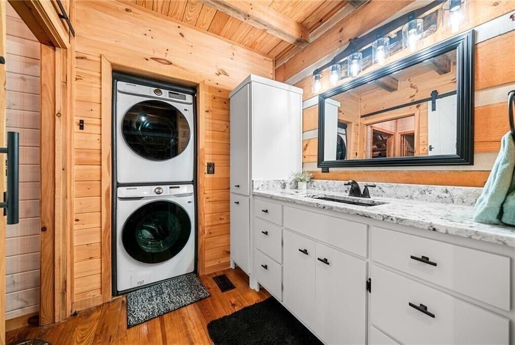 Photo of Bathroom in Dial