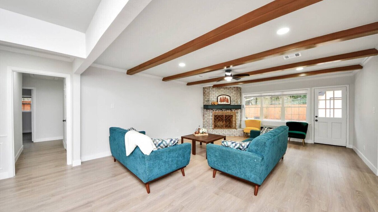 Photo of Livingroom in Spring Branch West
