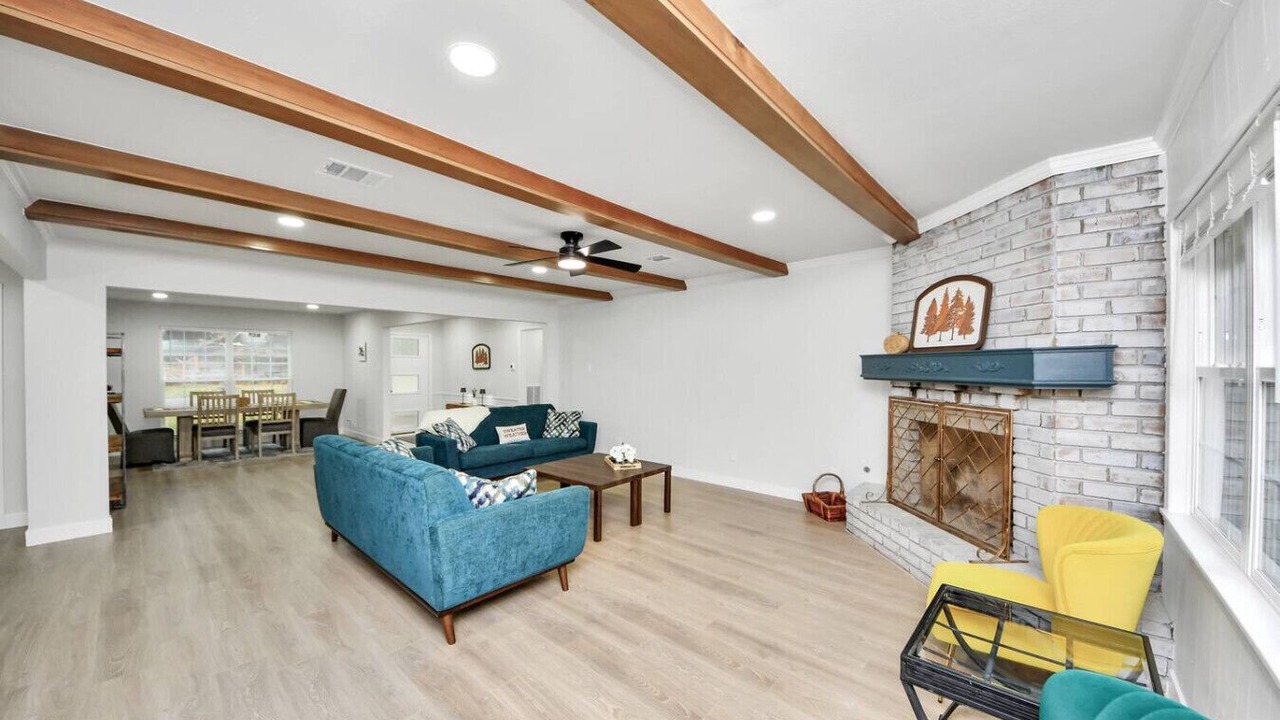Photo of Livingroom in Spring Branch West