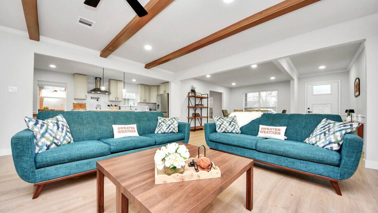 Photo of Livingroom in Spring Branch West