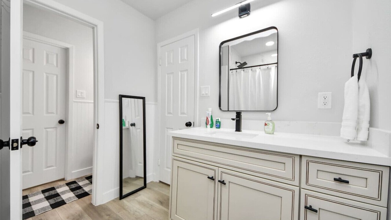 Photo of Bathroom in Spring Branch West