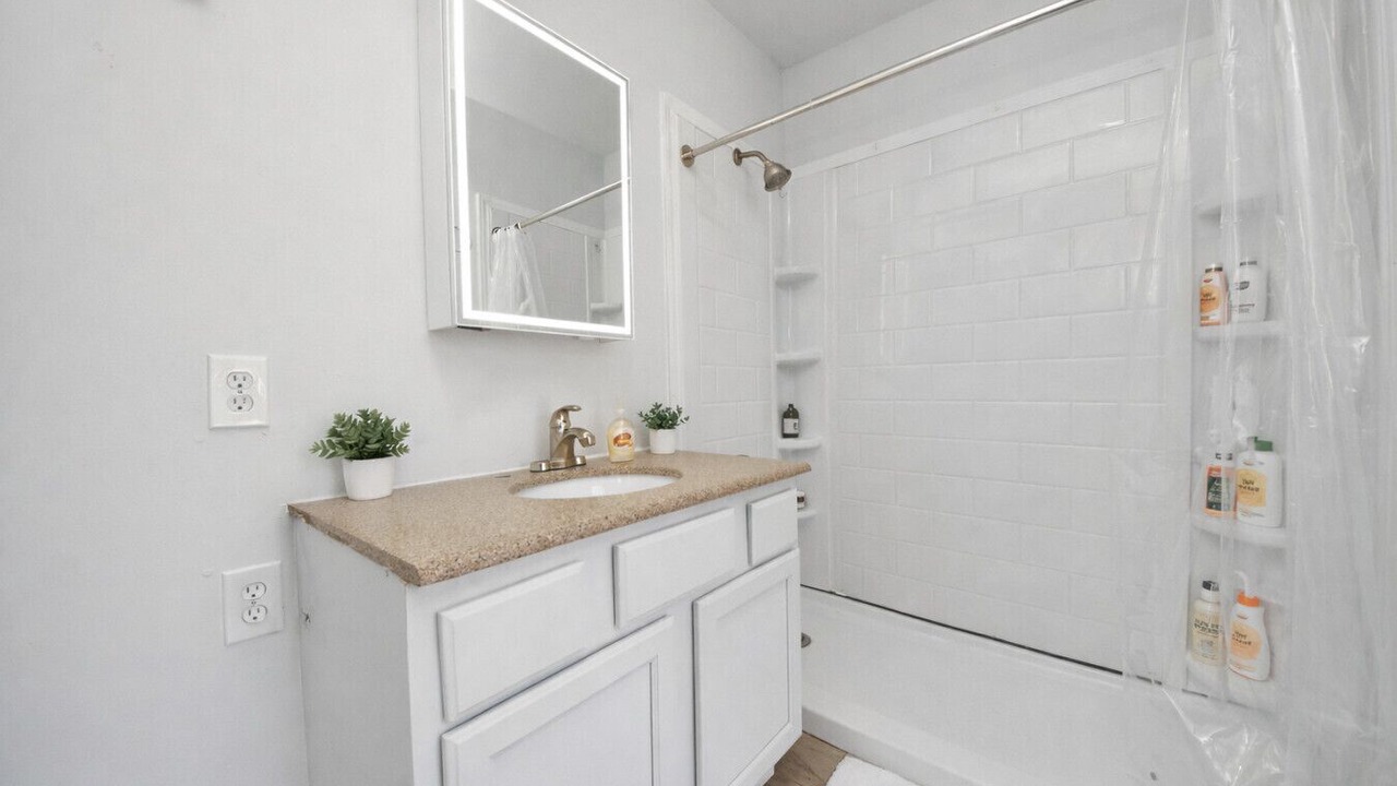 Photo of Bathroom in Willis