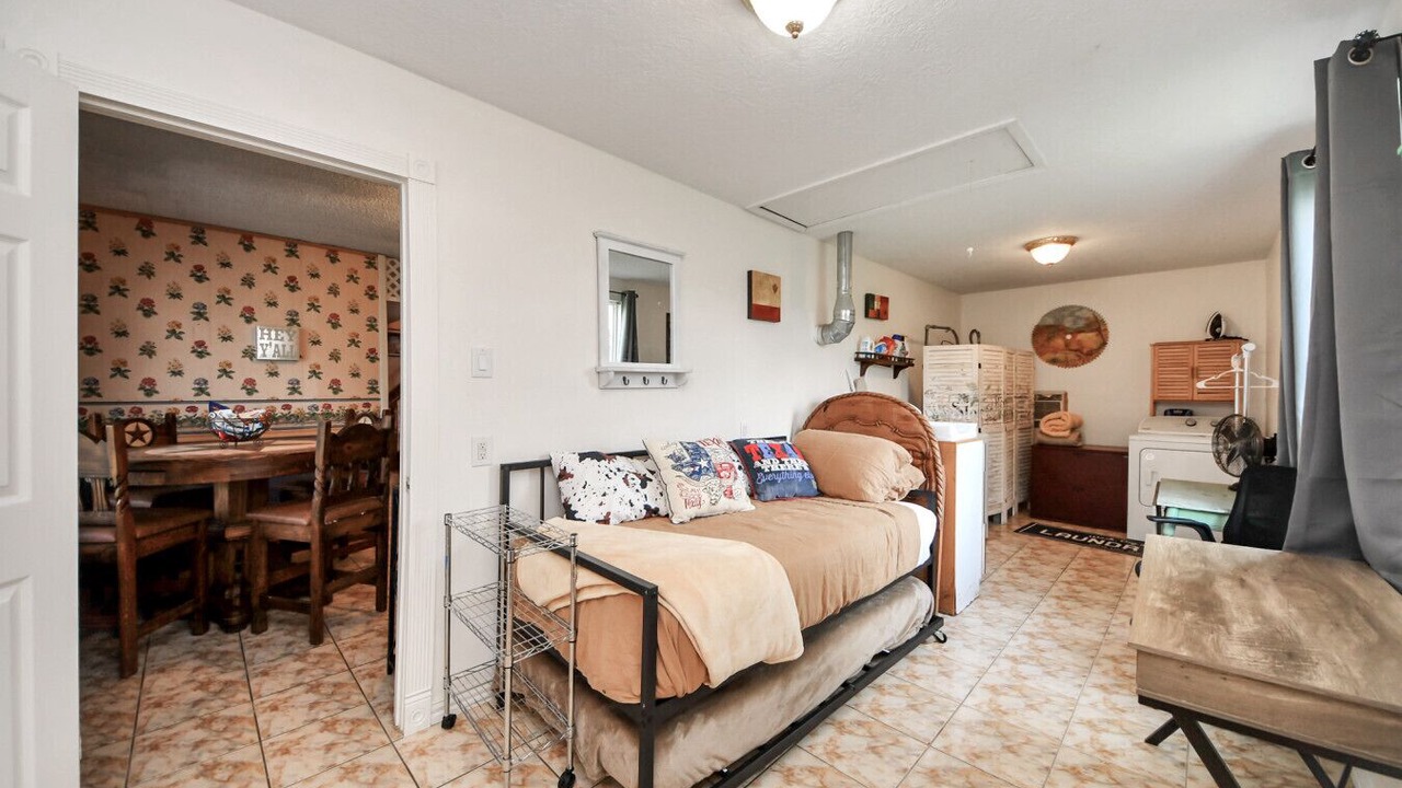 Photo of Bedroom in Channelview