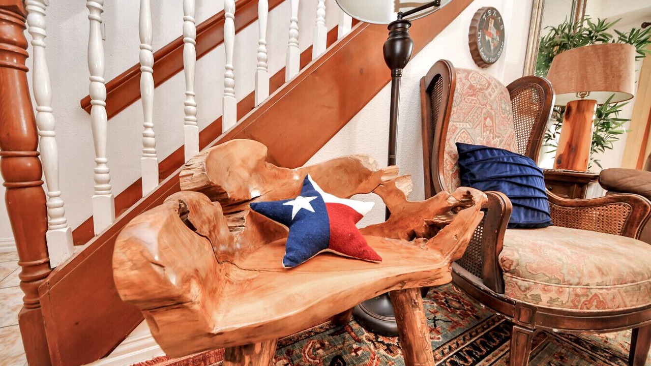 Photo of Livingroom in Channelview