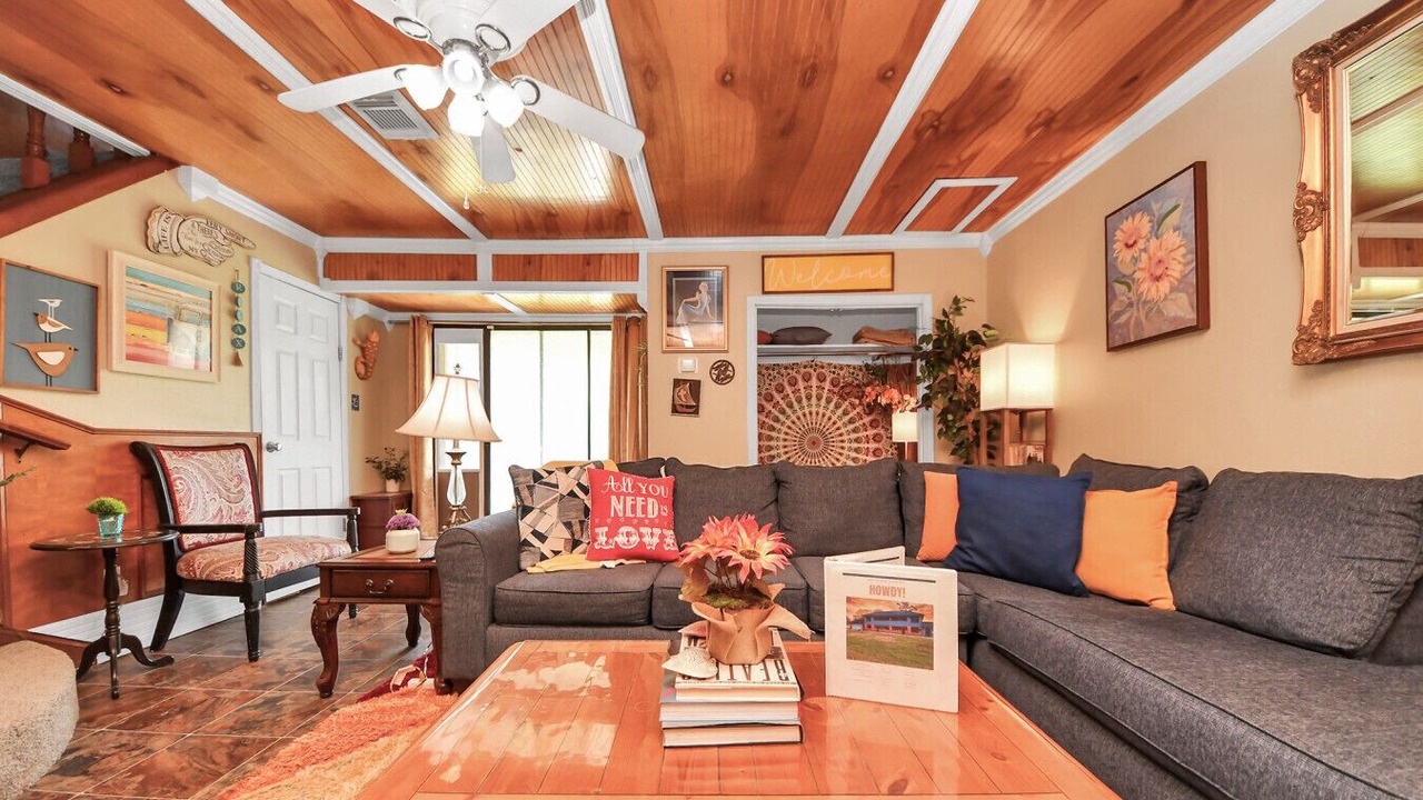 Photo of Livingroom in Channelview