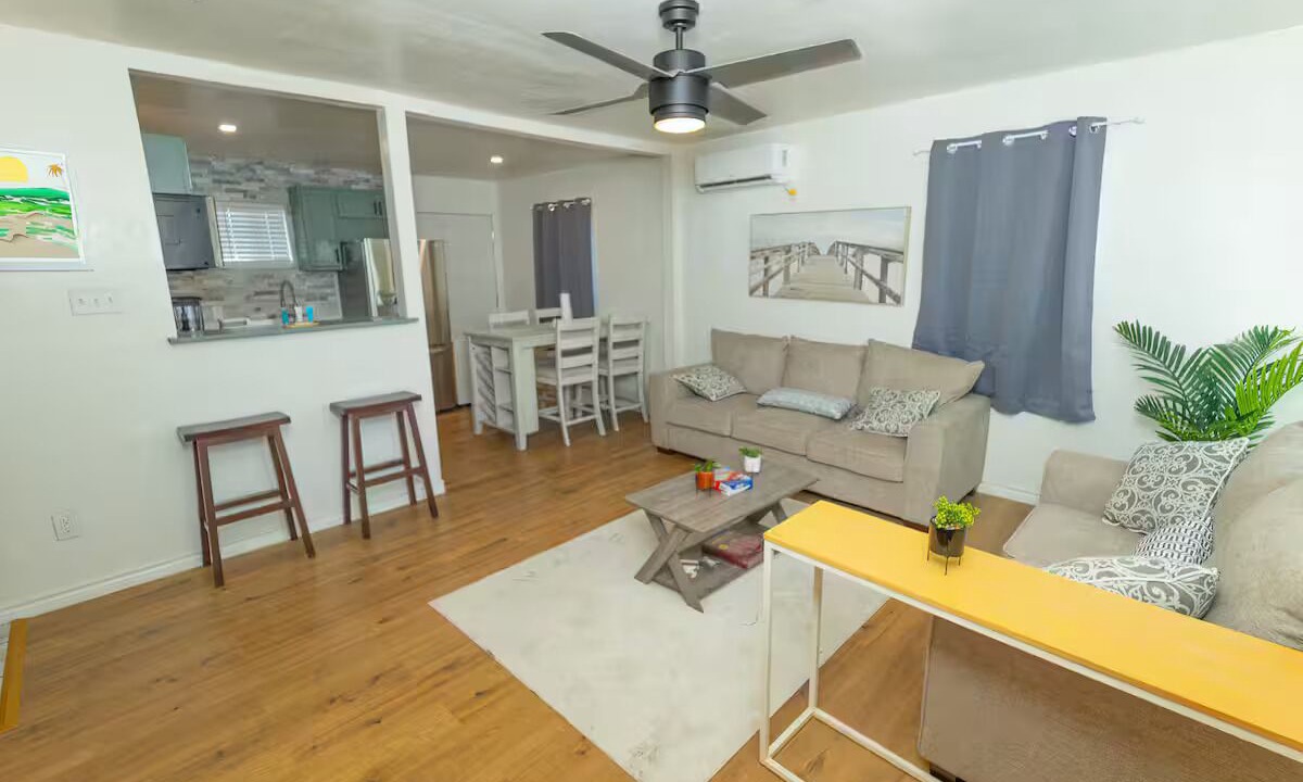 Photo of Livingroom in North Beach