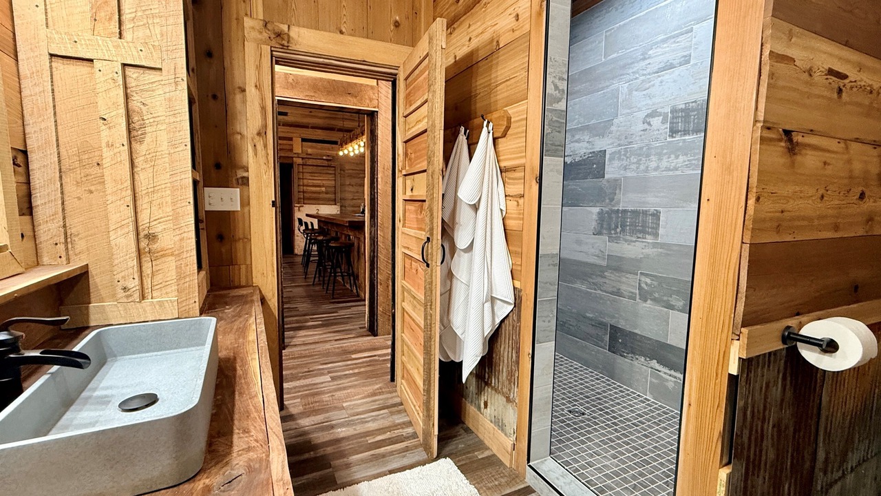 Photo of Bathroom in Goreville