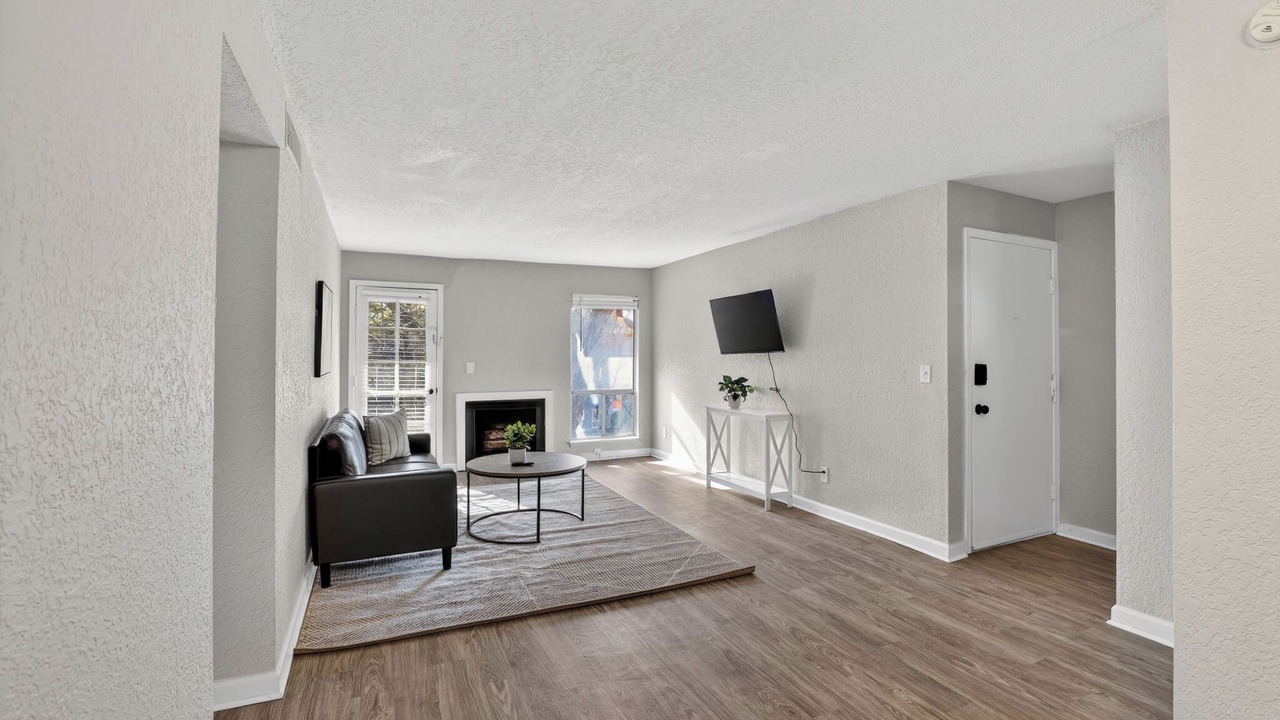 Photo of Livingroom in South Kansas City