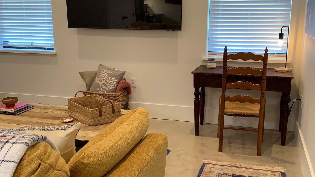 Photo of Livingroom in West Campus