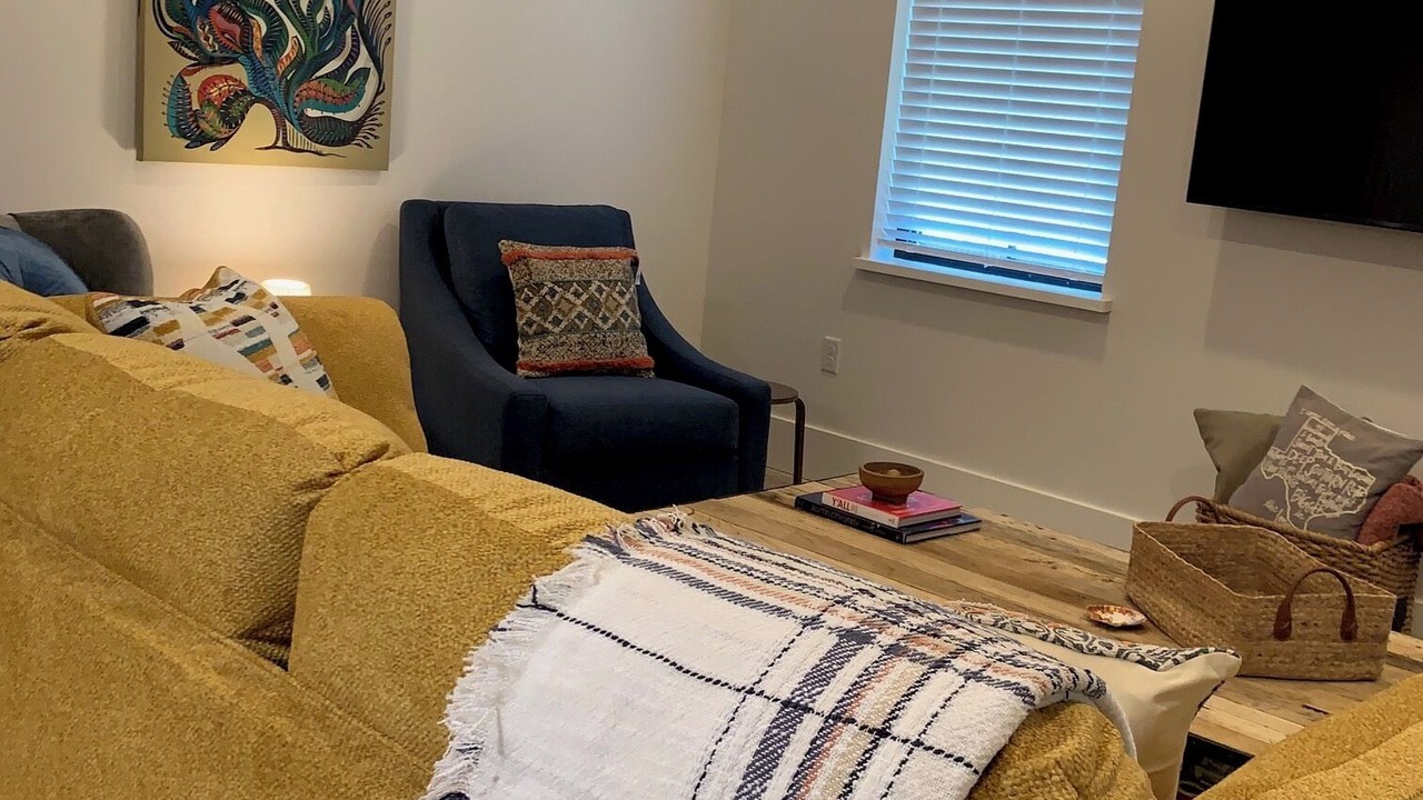 Photo of Livingroom in West Campus