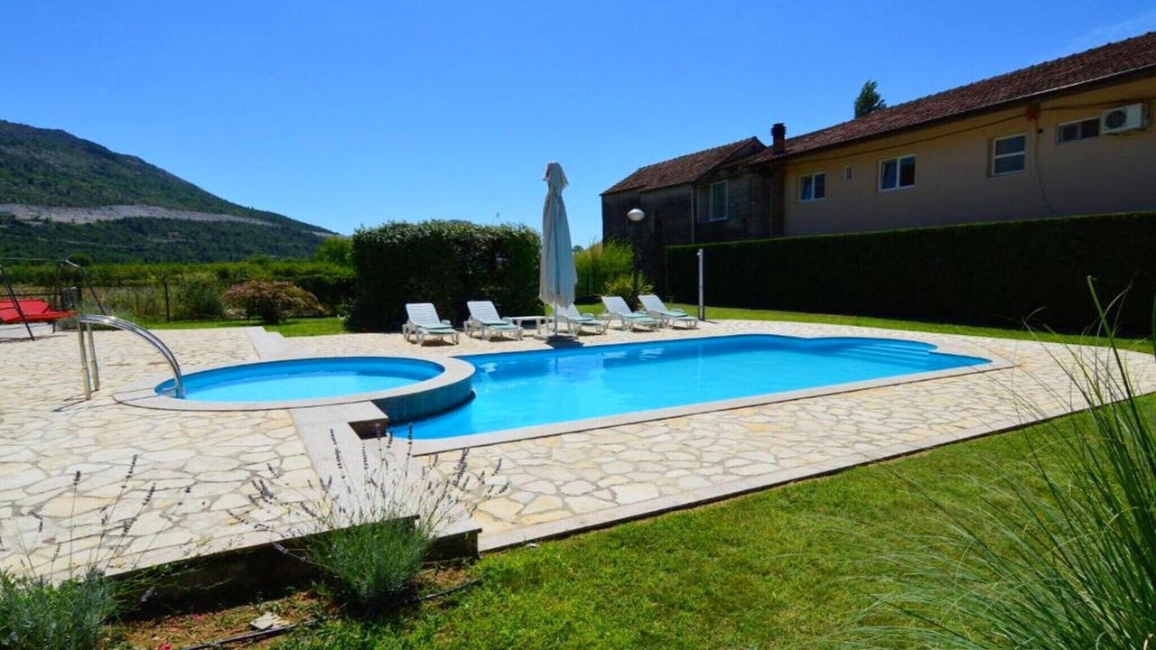 Photo of Outdoor in Dusina