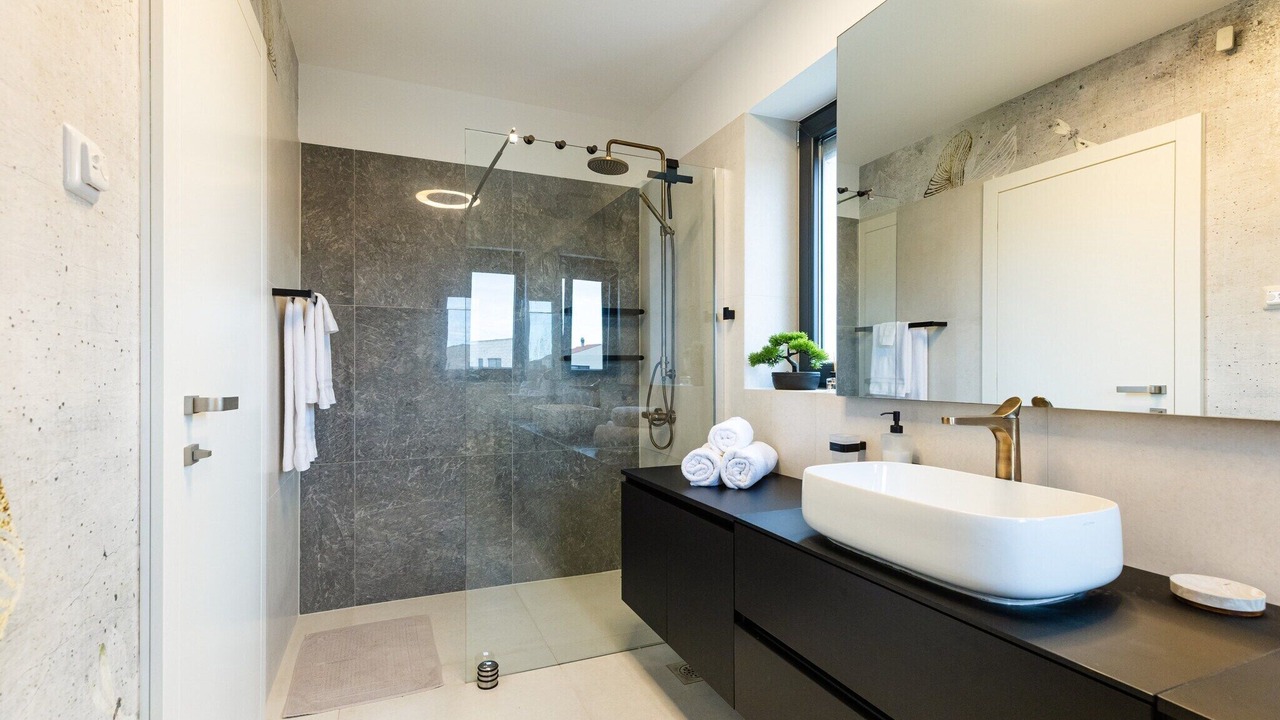 Photo of Bathroom in Vir