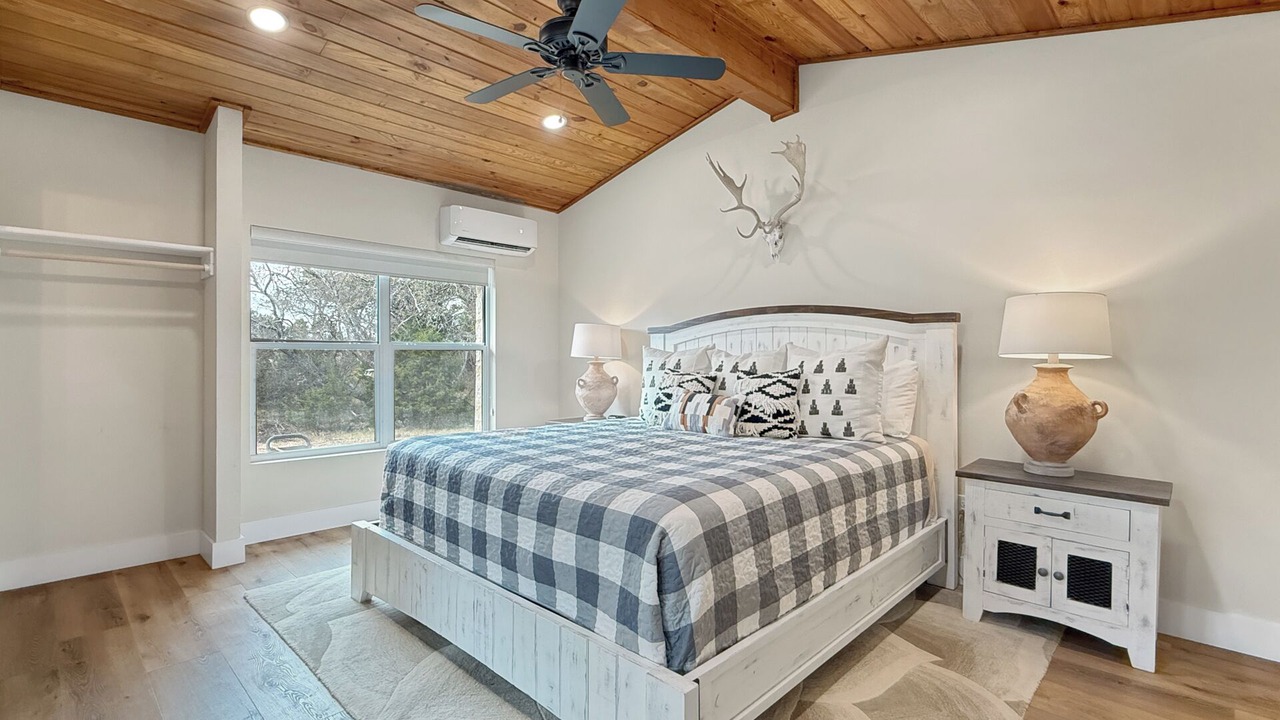 Photo of Bedroom in Hunt