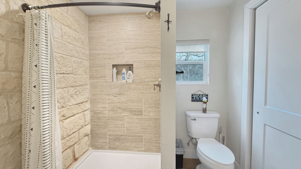 Photo of Bathroom in Hunt