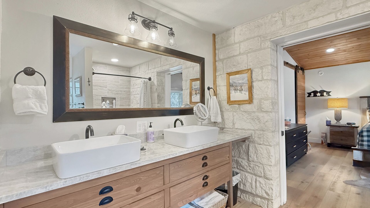 Photo of Bathroom in Hunt