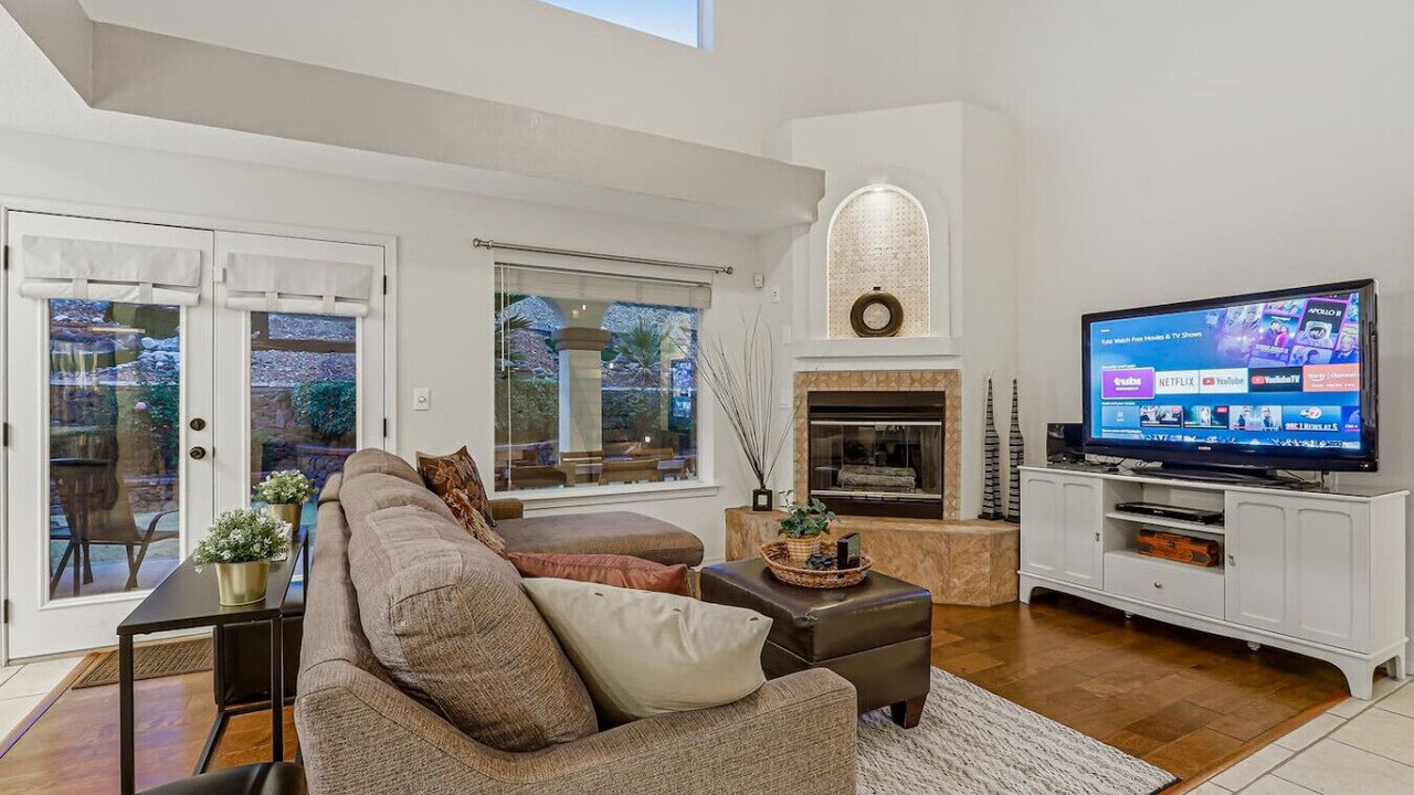 Photo of Livingroom in Festival Hills