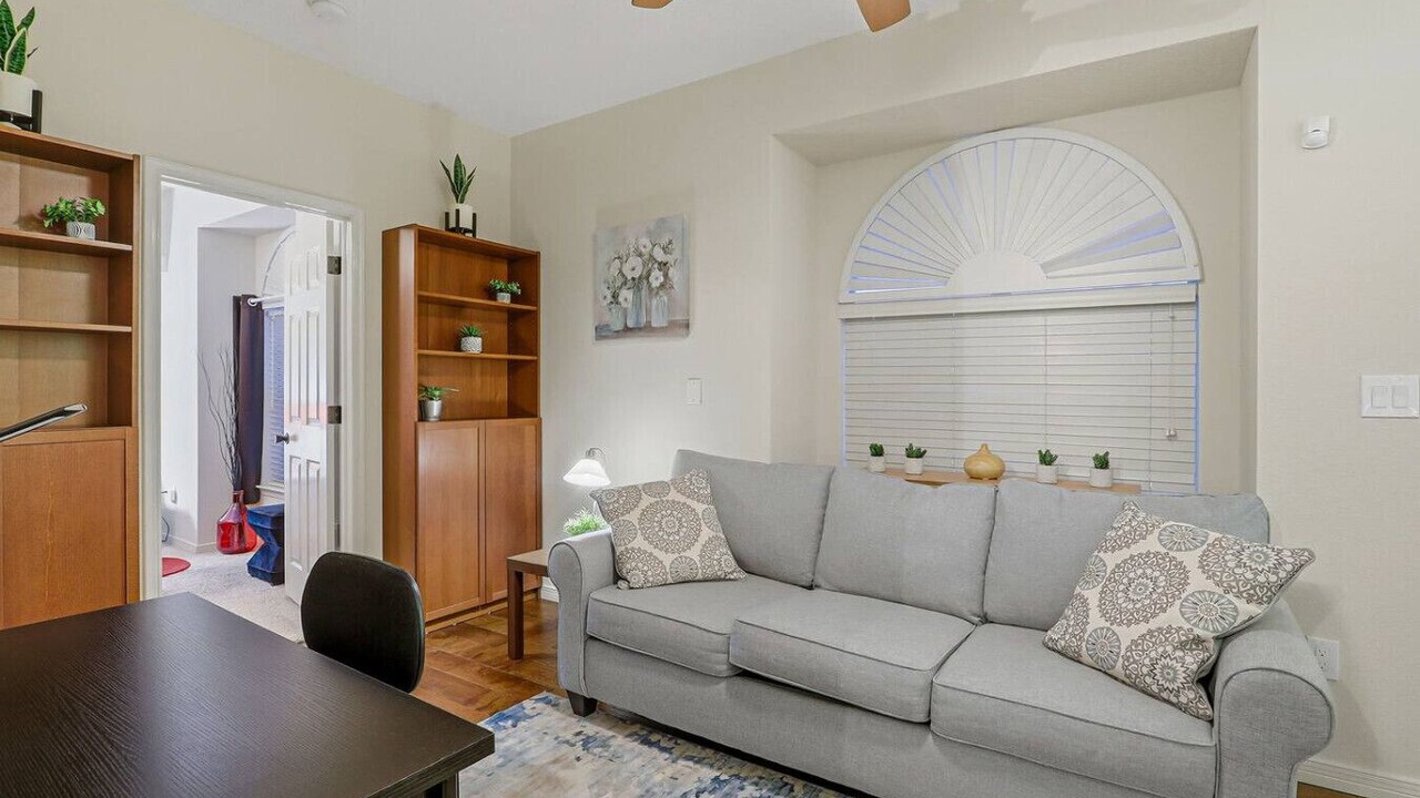 Photo of Livingroom in Festival Hills